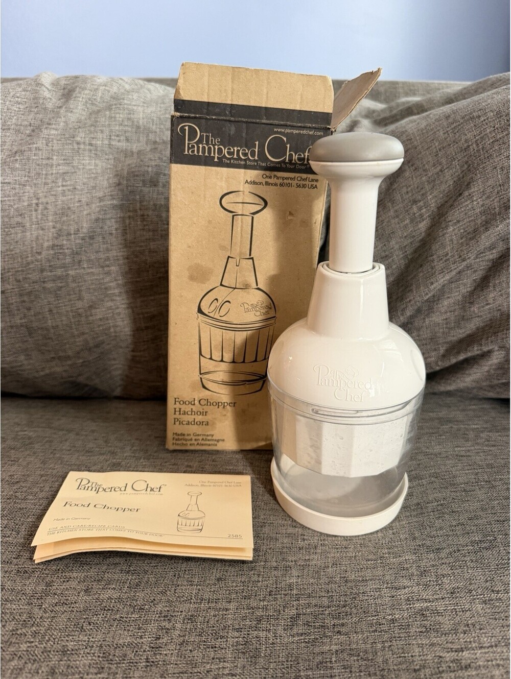 Pampered Chef 2585 Food Chopper  Push Function Manual White